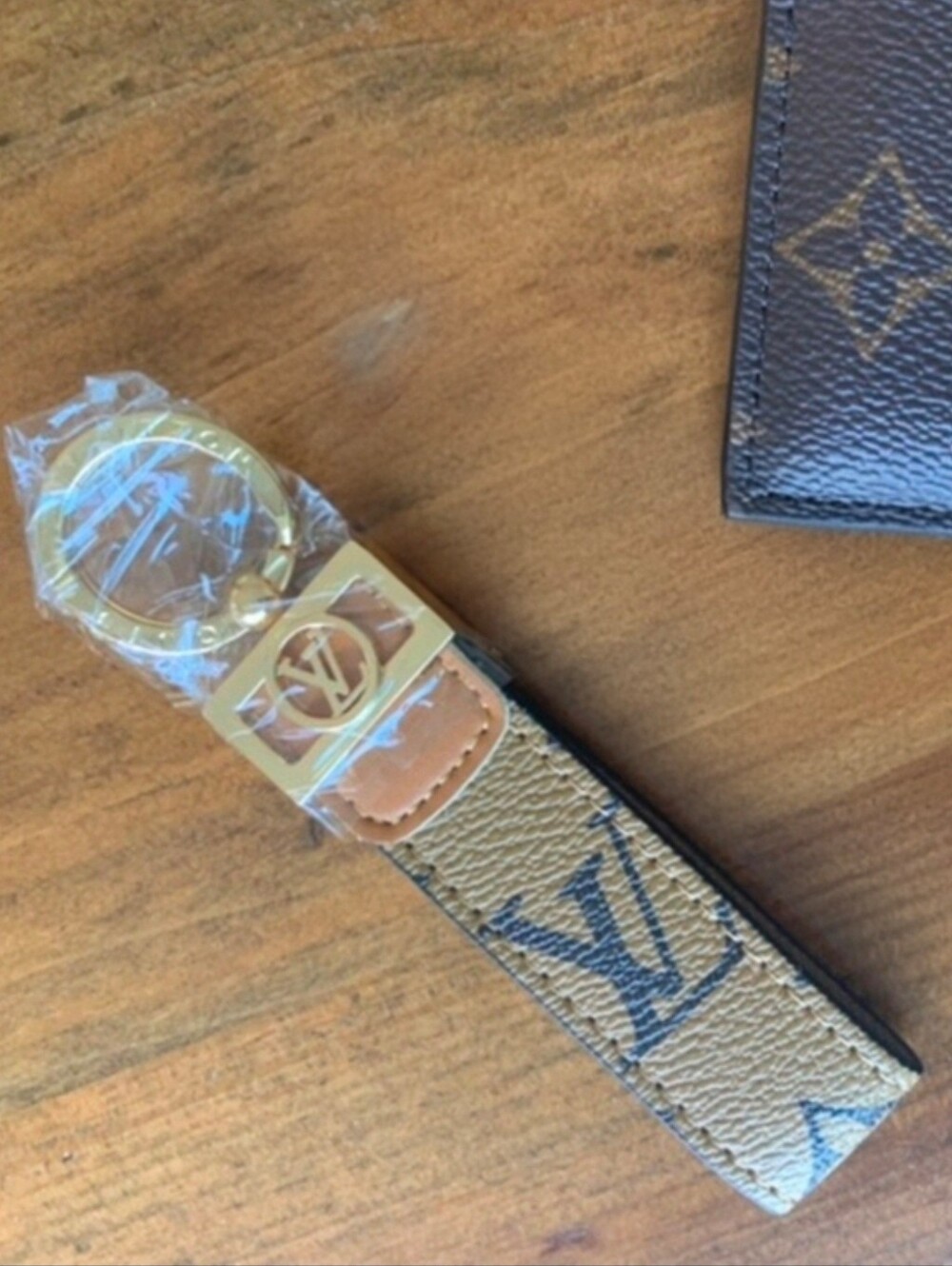 NO BOX Tan Monogram Key Chain Strap